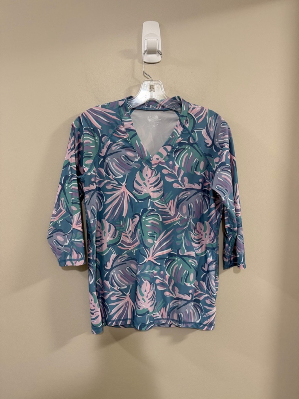 Women's UV Skinz Teal Tropical Print V-Neck Sun & Swim Top. Size M